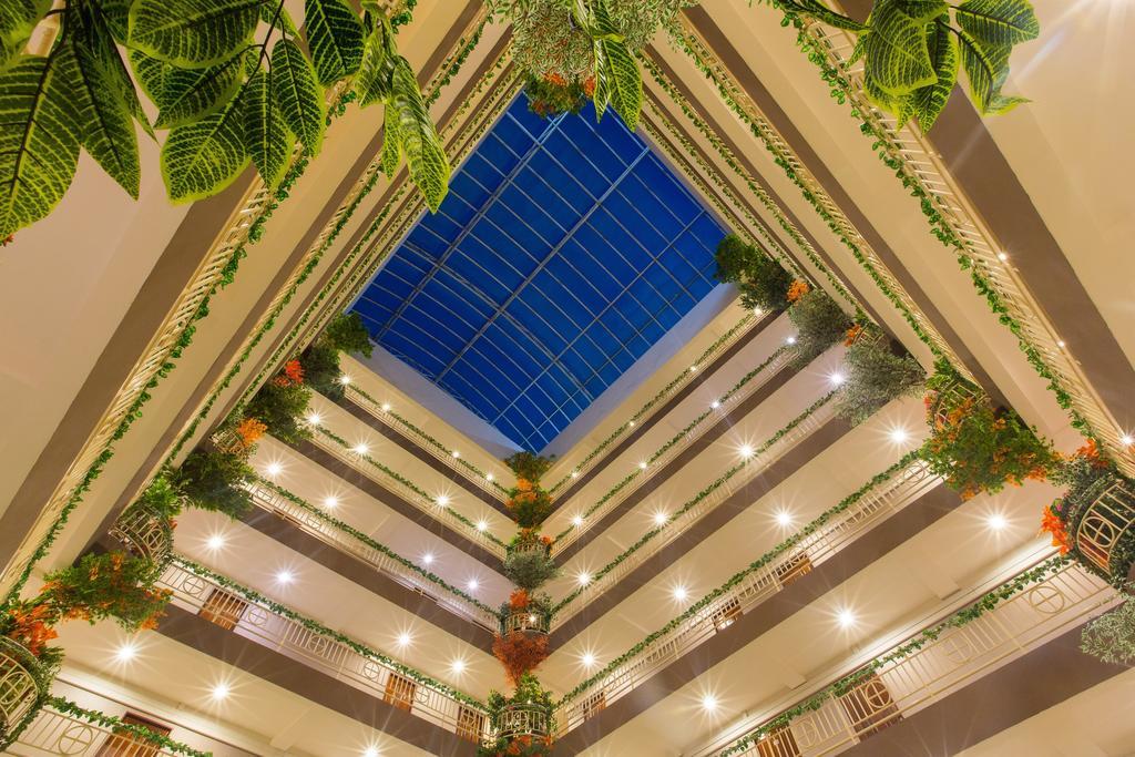 Three Seasons Bangkok Otel Dış mekan fotoğraf